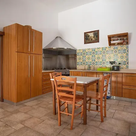 Pajara Di Notevole Bellezza Tricase